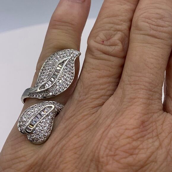 Clutch purse, hard or clamshell, black with sparkling silver, EUC, elegant - Picture 15 of 15